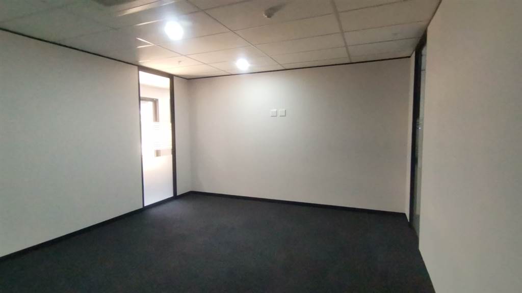 168  m² Commercial space in Parktown photo number 8