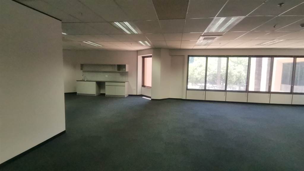 168  m² Commercial space in Parktown photo number 14
