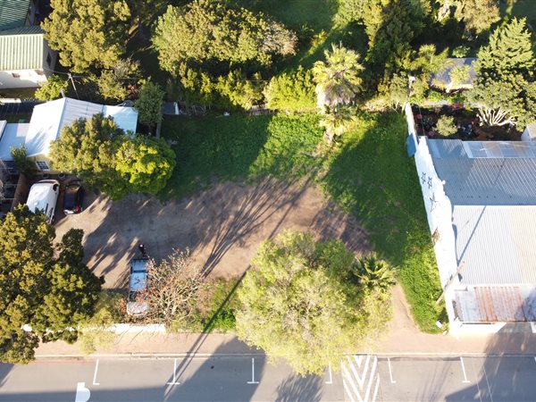 1 516 m² Land