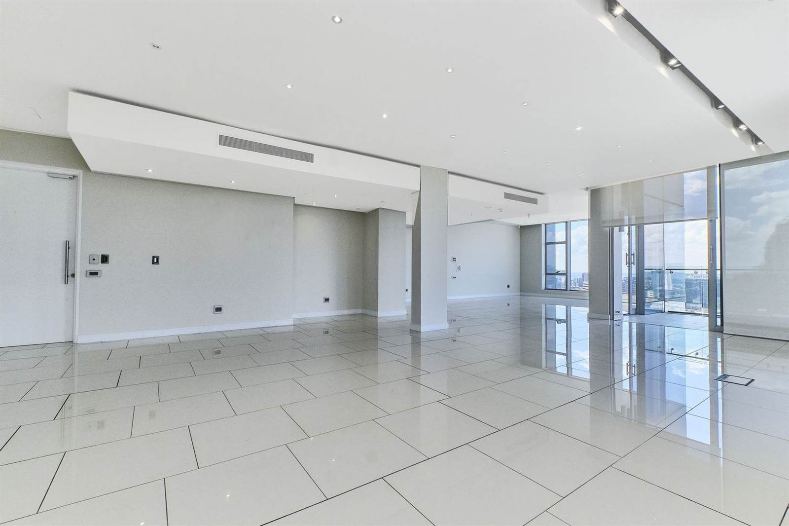 4 Bed Penthouse in Sandhurst photo number 17