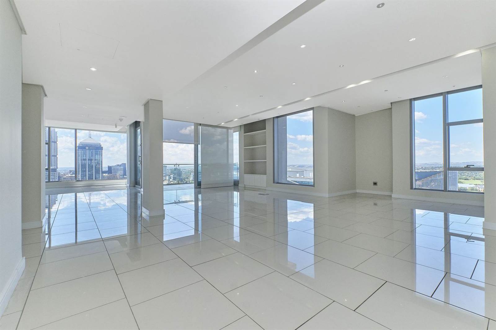 4 Bed Penthouse in Sandhurst photo number 18
