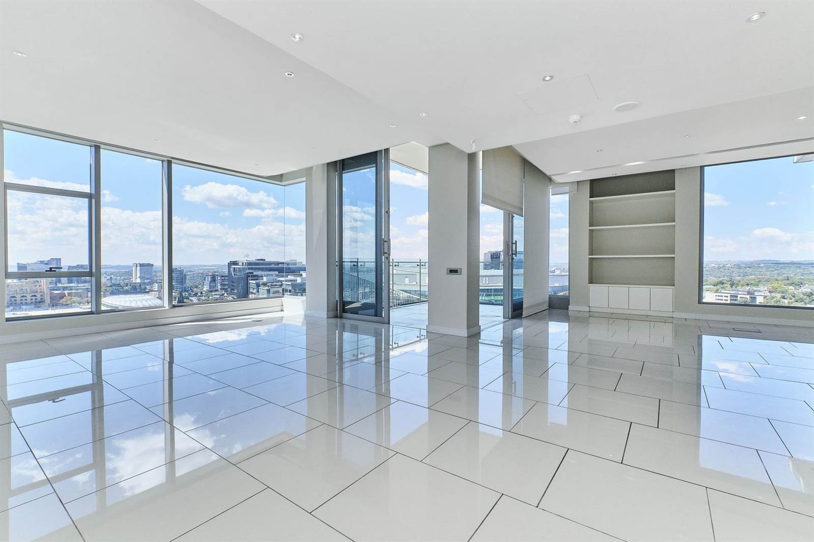 4 Bed Penthouse in Sandhurst photo number 14