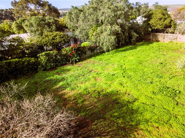 634 m² Land