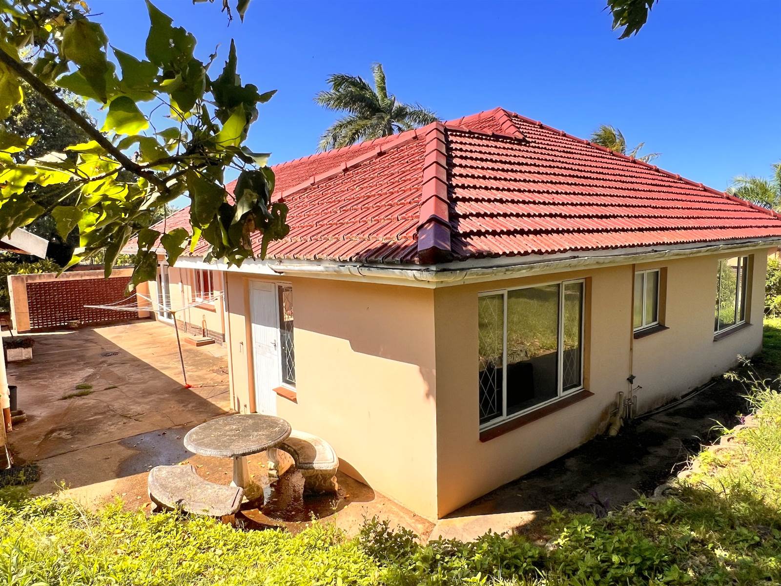 4 Bed House in Scottburgh South photo number 3