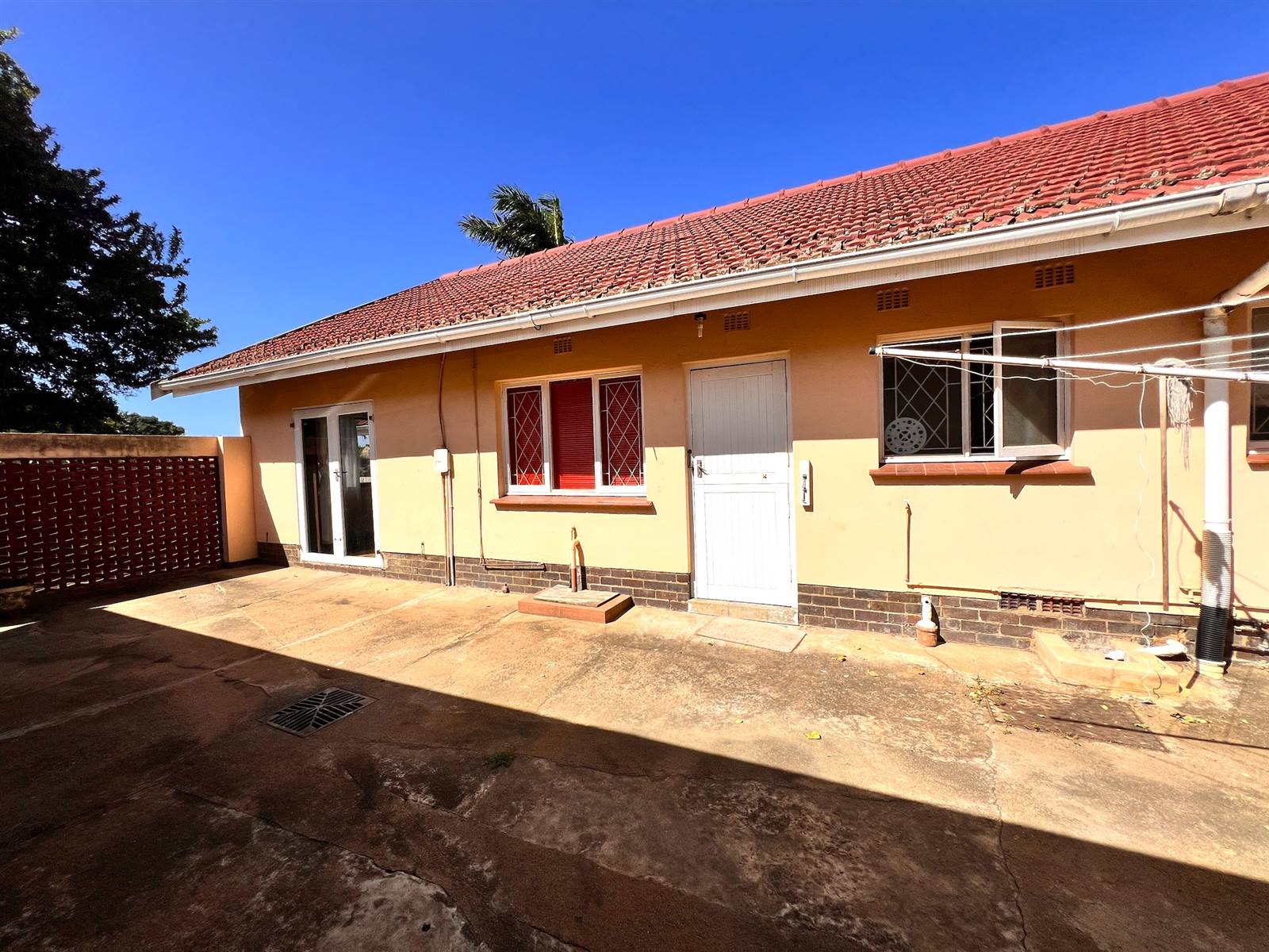 4 Bed House in Scottburgh South photo number 18