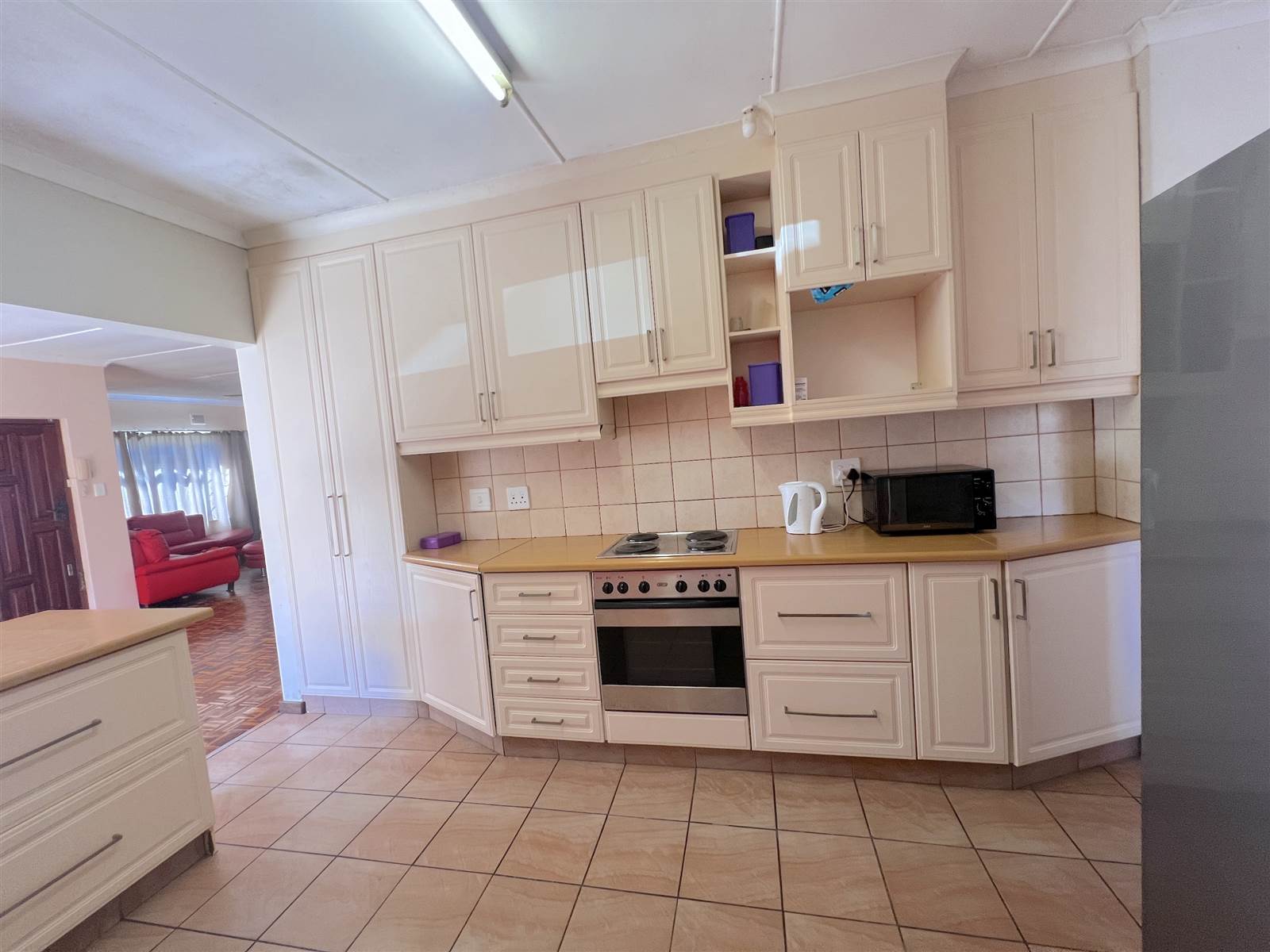 4 Bed House in Scottburgh South photo number 8