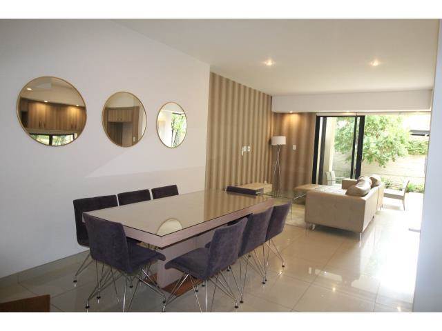 2 Bed Townhouse in Rosebank photo number 9