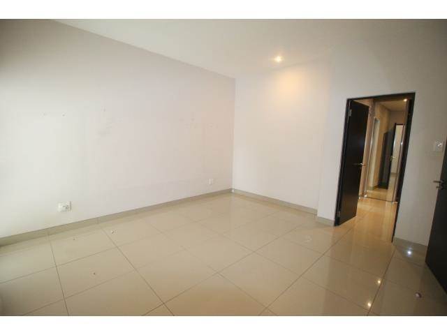 2 Bed Townhouse in Rosebank photo number 13