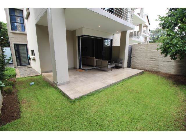 2 Bed Townhouse in Rosebank photo number 11
