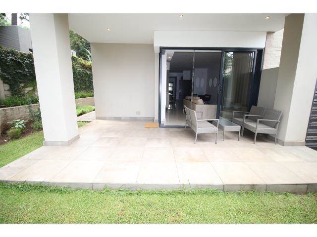 2 Bed Townhouse in Rosebank photo number 10