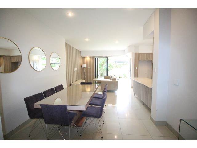 2 Bed Townhouse in Rosebank photo number 4