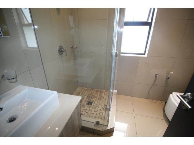2 Bed Townhouse in Rosebank photo number 20