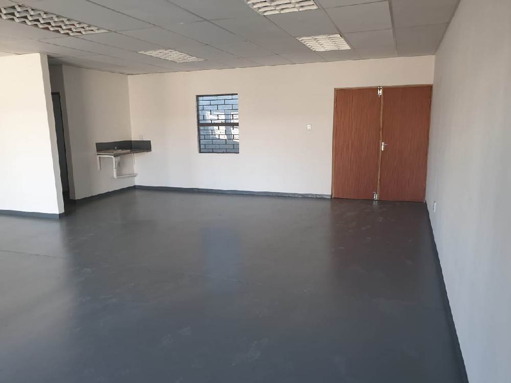 1857  m² Commercial space in Ooseinde photo number 4