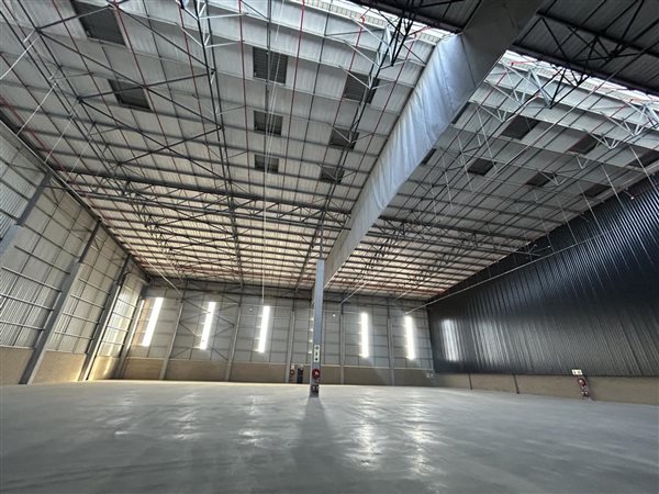 3 921  m² Industrial space