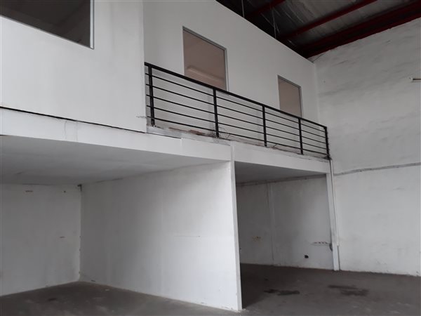 340  m² Industrial space