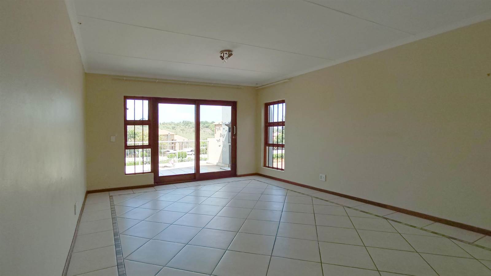 3 Bed Townhouse in Krugersdorp Central photo number 6