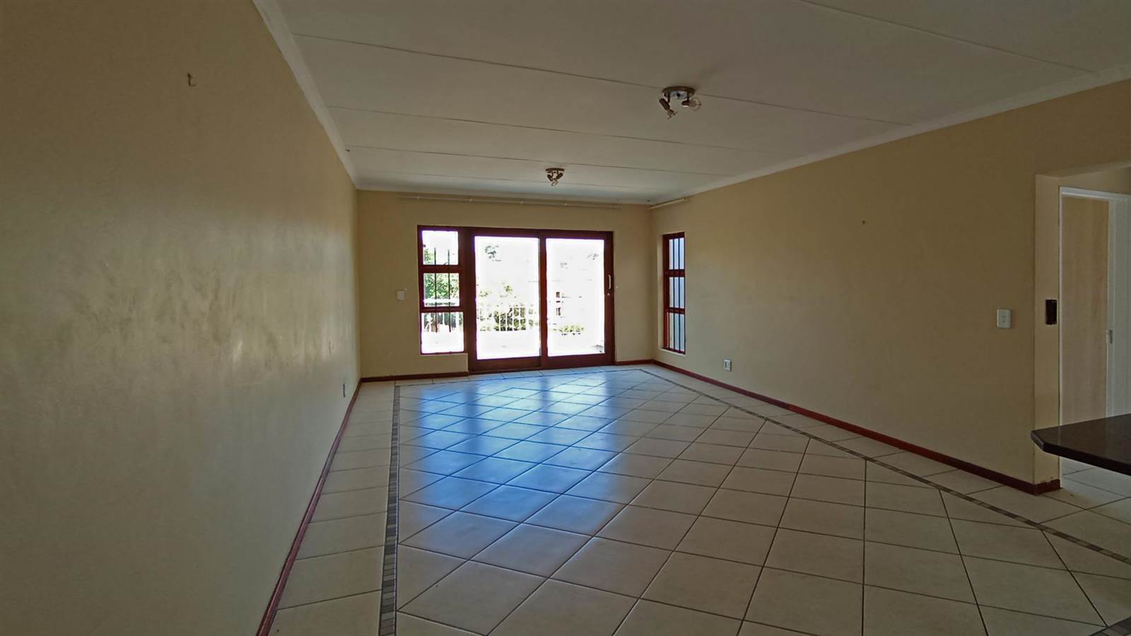 3 Bed Townhouse in Krugersdorp Central photo number 3