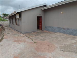 3 Bed House in Kwandengezi