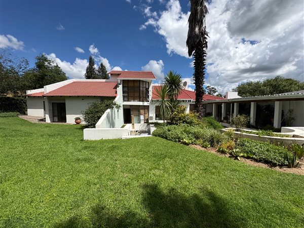 4 Bedroom House 4 Bedroom House
