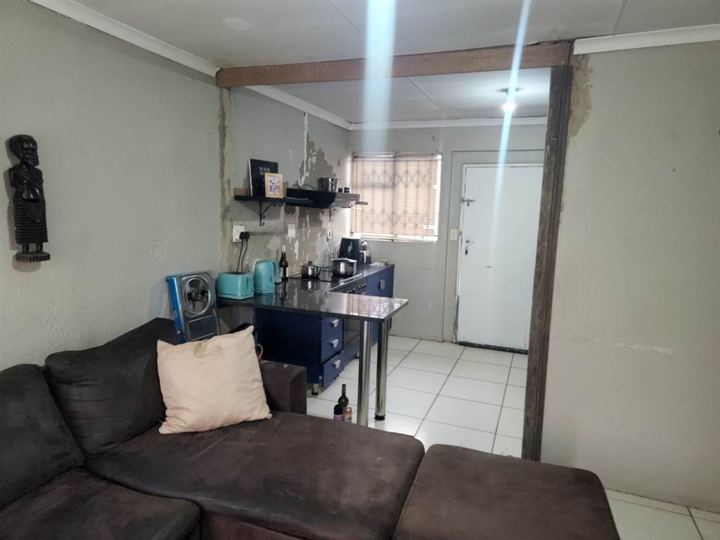 2 Bed House in Naledi photo number 14