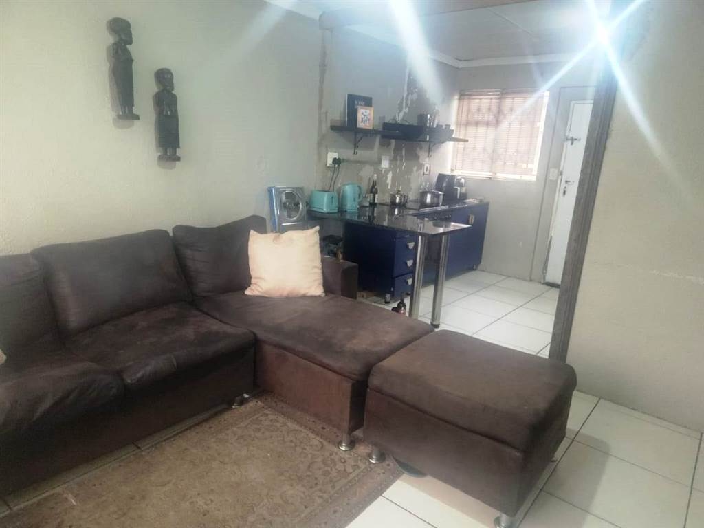 2 Bed House in Naledi photo number 16