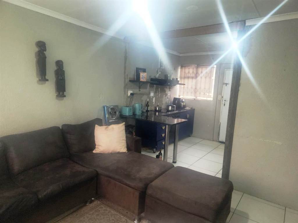 2 Bed House in Naledi photo number 17
