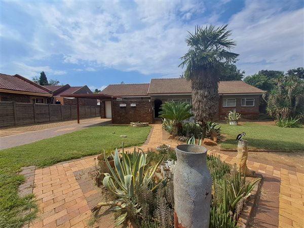 3 Bedroom House 3 Bedroom House