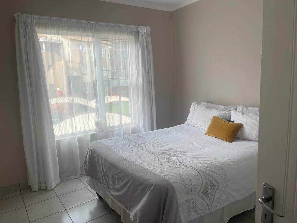 2 Bed Apartment in Meredale photo number 12