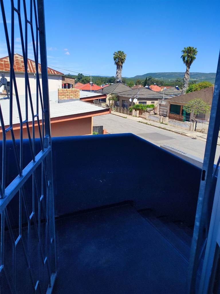 2 Bed Apartment in Uitenhage Central photo number 11
