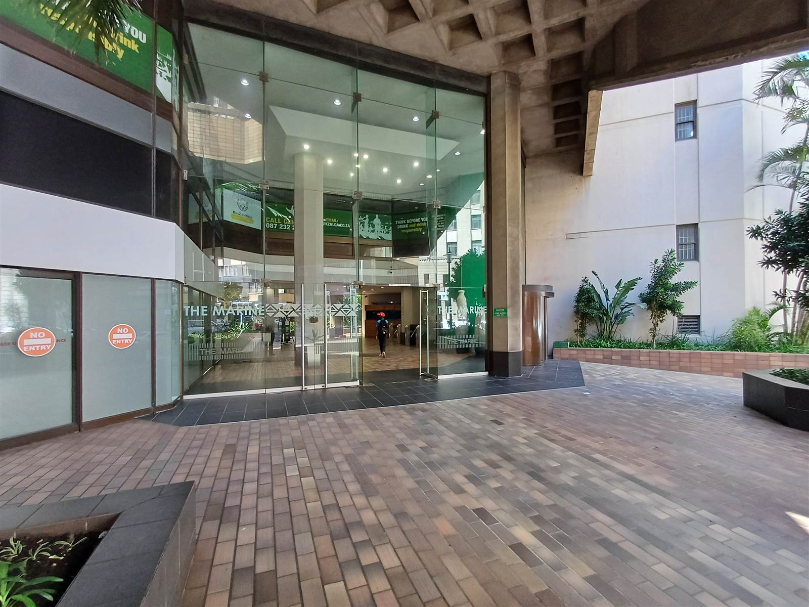 433.7  m² Commercial space in Durban CBD photo number 1
