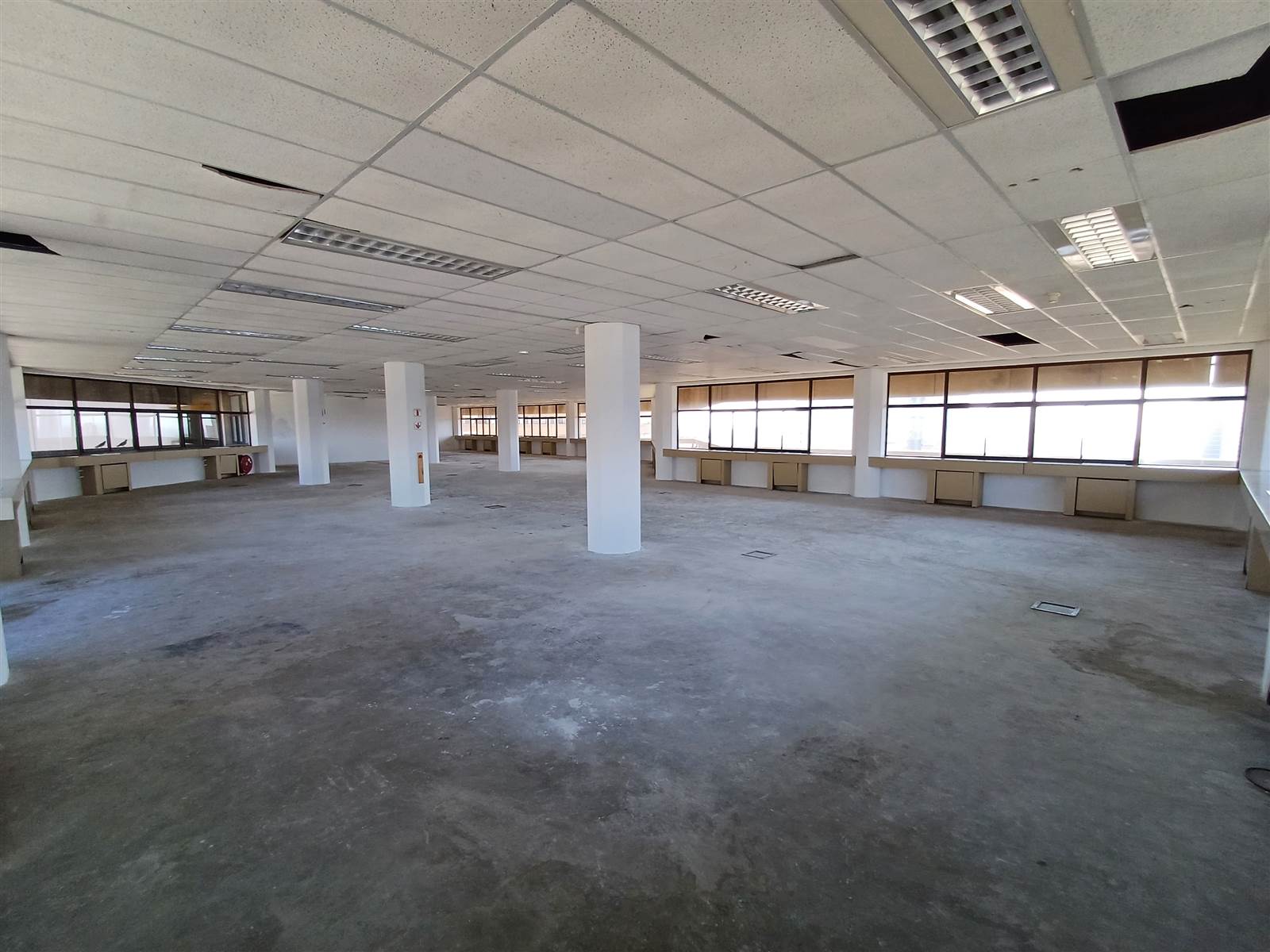 433.7  m² Commercial space in Durban CBD photo number 2