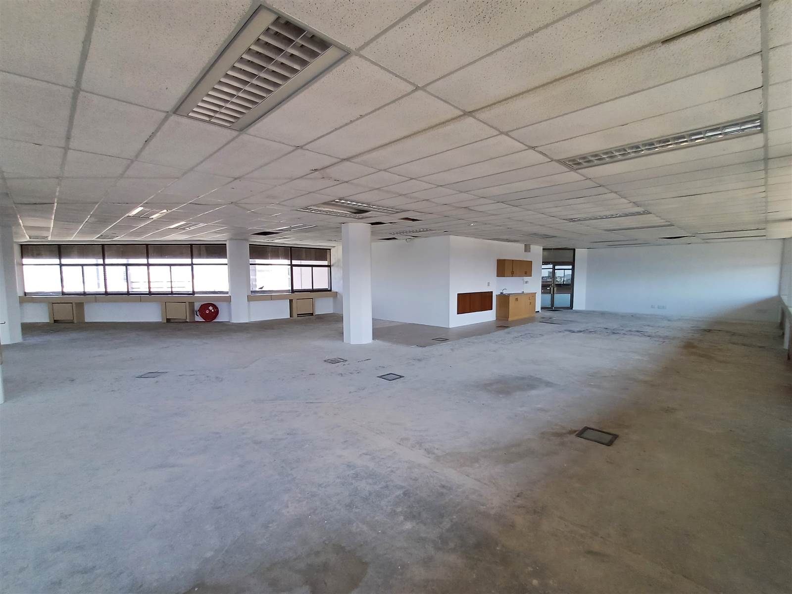 433.7  m² Commercial space in Durban CBD photo number 4