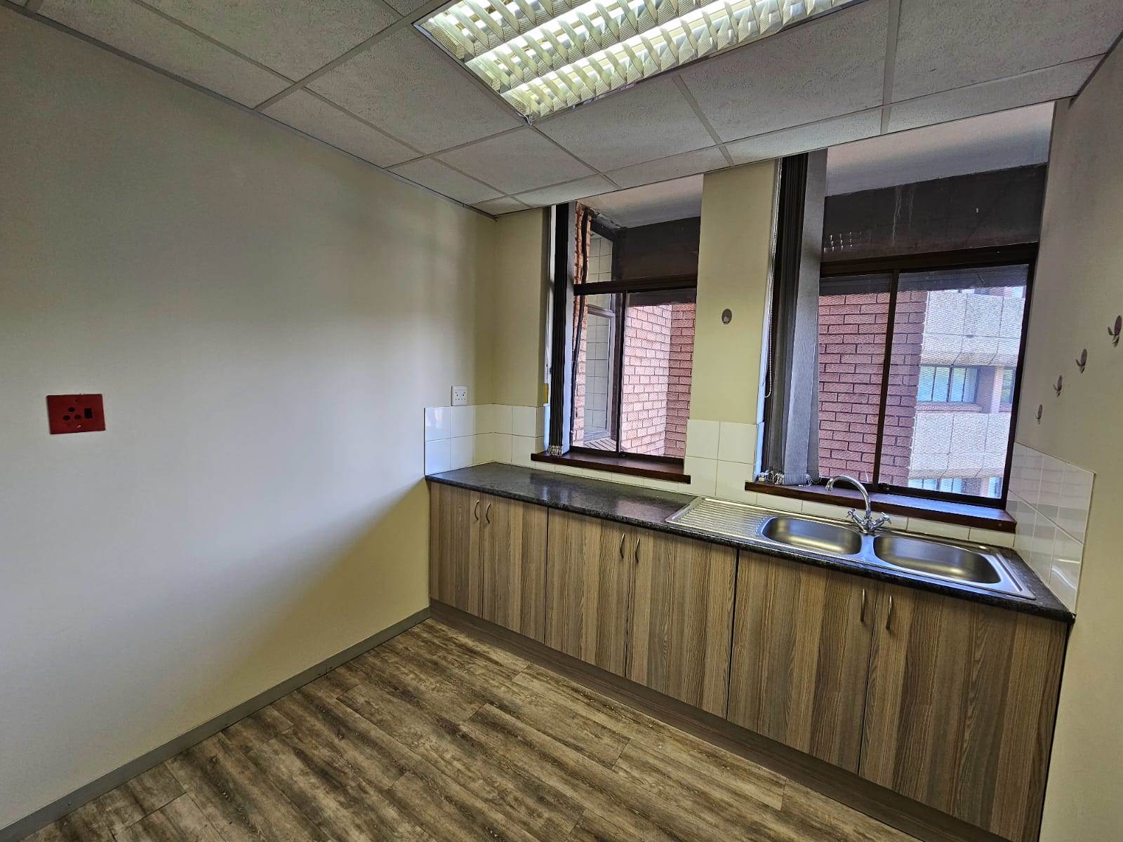 484  m² Commercial space in Centurion CBD photo number 3