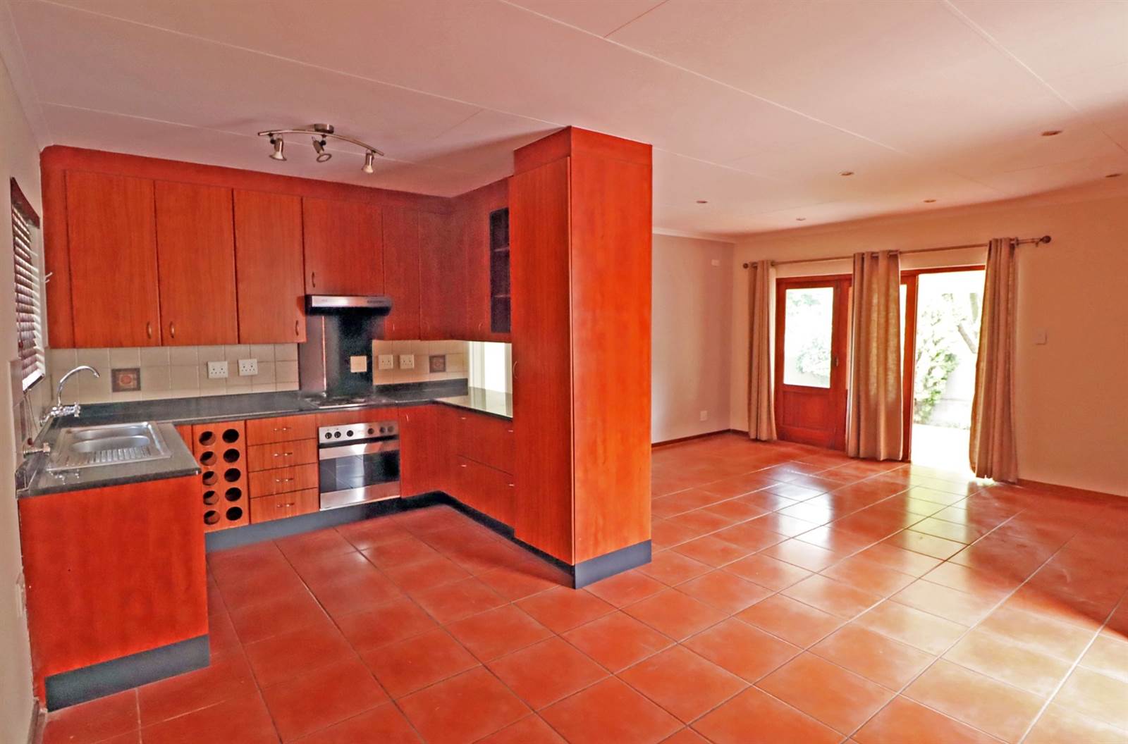 3 Bed Townhouse in Bryanston photo number 8