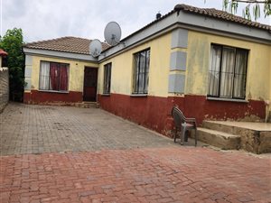 7 Bed House in Klipfontein View