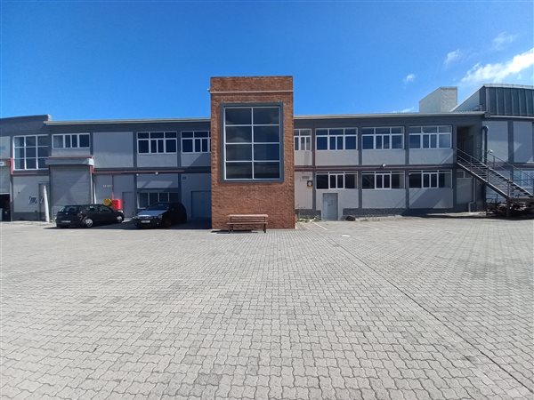 1 420  m² Industrial space