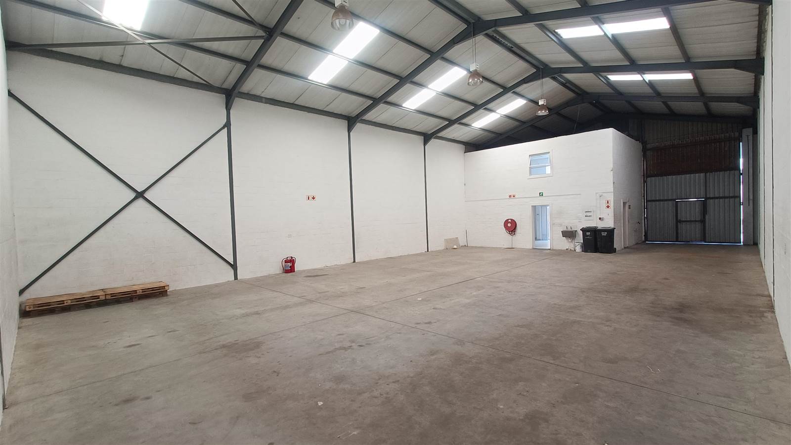 320  m² Industrial space in Killarney Gardens photo number 5