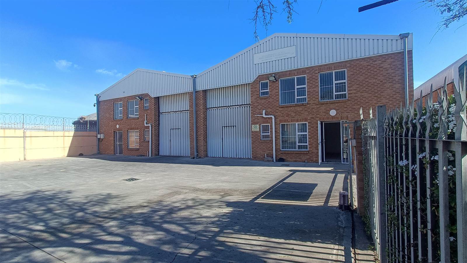 320  m² Industrial space in Killarney Gardens photo number 1