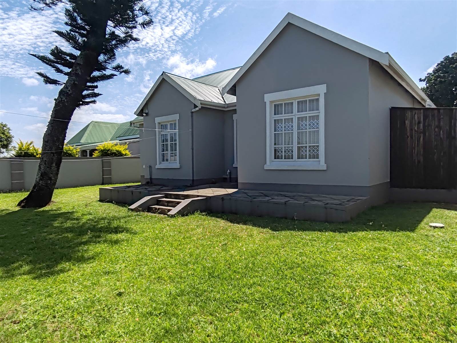 2 Bed Townhouse in Umbogintwini photo number 30