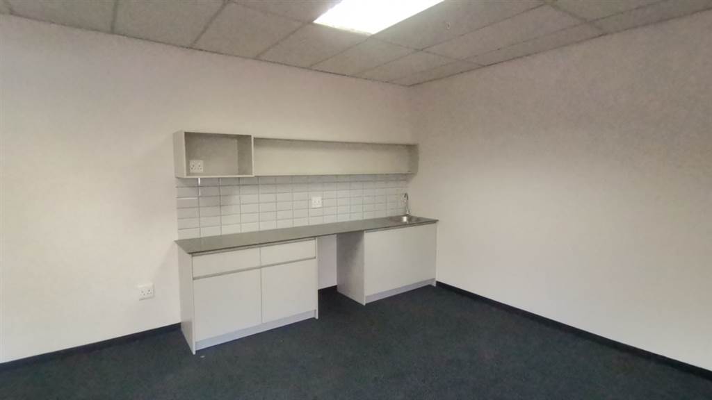136  m² Commercial space in Parktown photo number 8