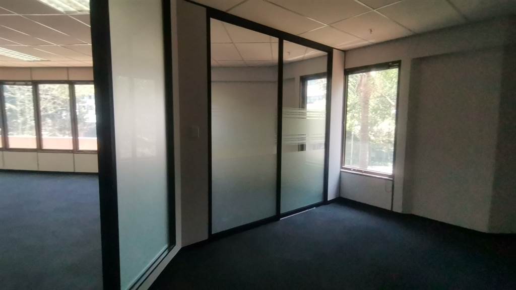 136  m² Commercial space in Parktown photo number 15
