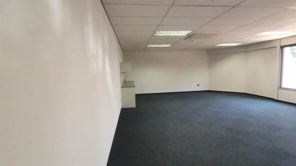 136  m² Commercial space in Parktown photo number 6