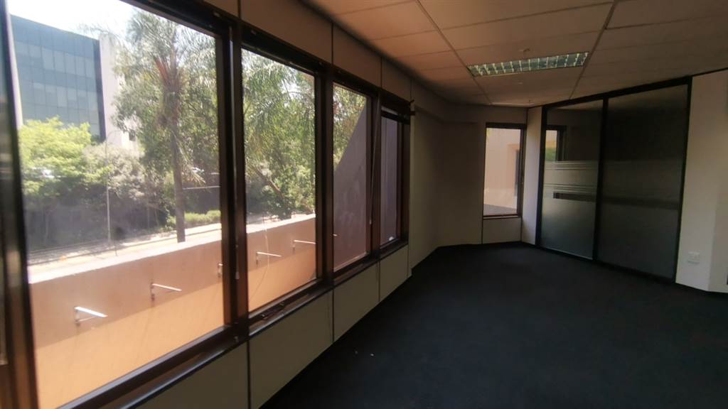 136  m² Commercial space in Parktown photo number 10