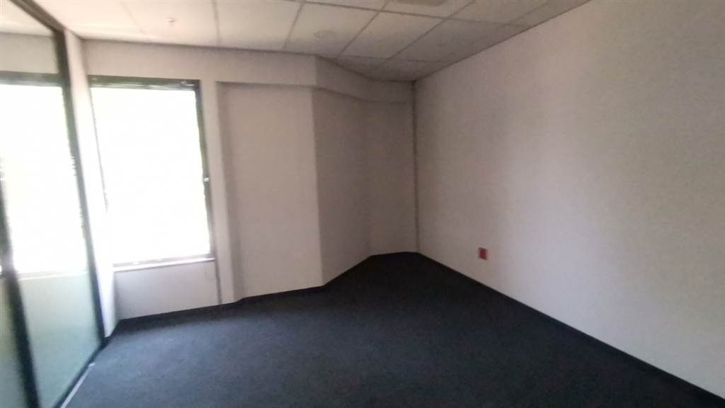 136  m² Commercial space in Parktown photo number 13