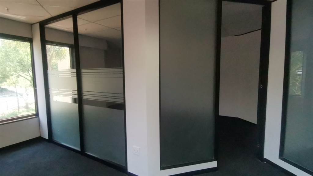 136  m² Commercial space in Parktown photo number 12