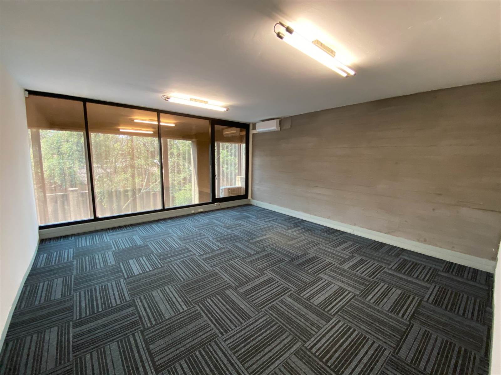 400  m² Office Space in Lynnwood photo number 8