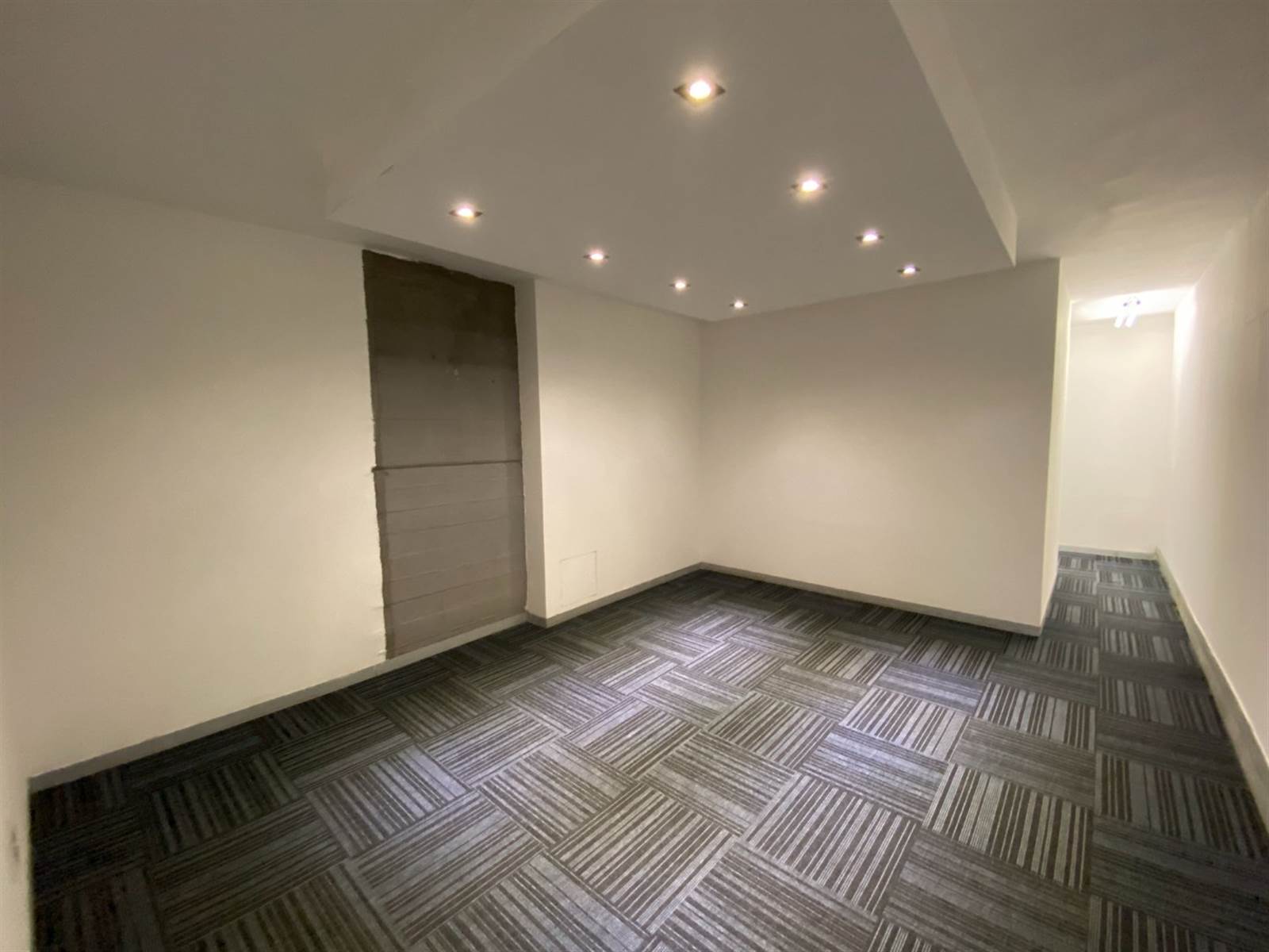 400  m² Office Space in Lynnwood photo number 6