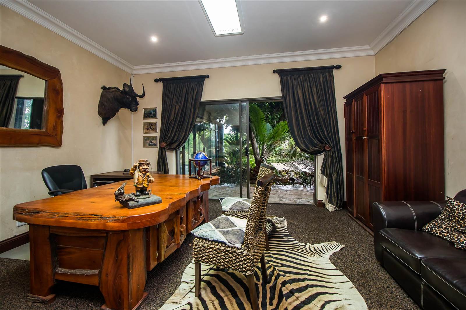 6 Bed House in Mooikloof Equestrian Estate photo number 8