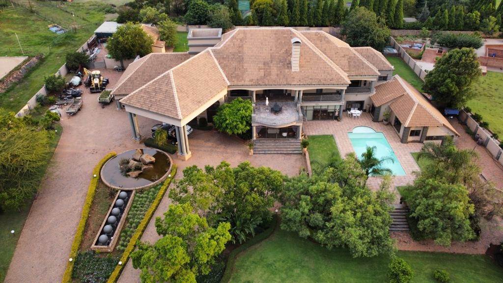 6 Bed House in Mooikloof Equestrian Estate photo number 15