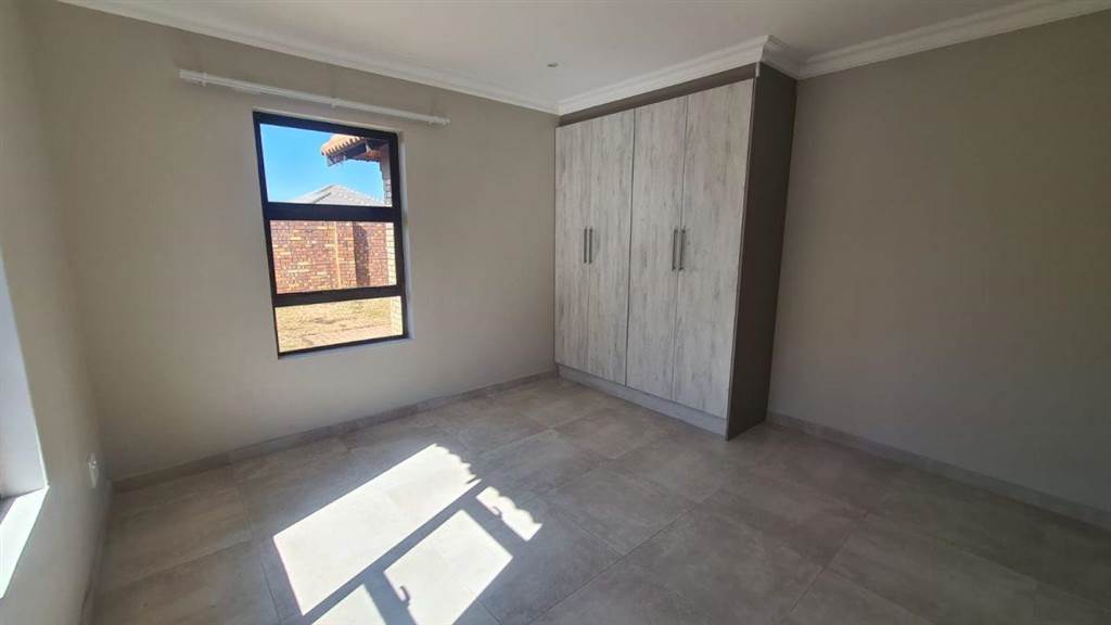 3 Bed House in Secunda photo number 13